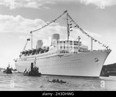 M/S Gripsholm. Ein schwedisches Passanten-Schiff startete am 8 1956. april in Genua Italien und lieferte am 2 1957. april an die schwedisch-amerikanische Linie ab. An diesem Tag im Hafen von Göteborg. Die Jungfernfahrt erfolgte am 14-15 1957. Mai von Göteborg nach New York. Das Schiff ist am 6 2001. juli während eines Abschleppens in den Gewässern des Kaps der Guten Hoffnung versunken. Die Tiefe, in der das Schiff versenkt wurde, beträgt ca. 4200 Meter. Stockfoto