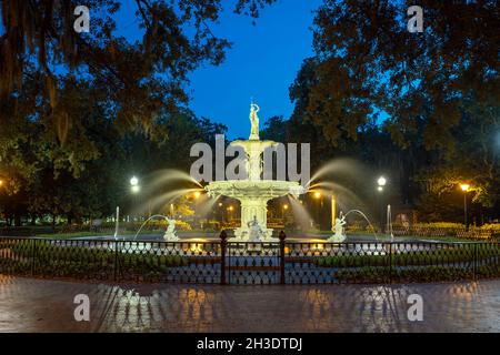 Berühmter historischer Forsyth-Brunnen in Savannah, Georgia, USA Stockfoto