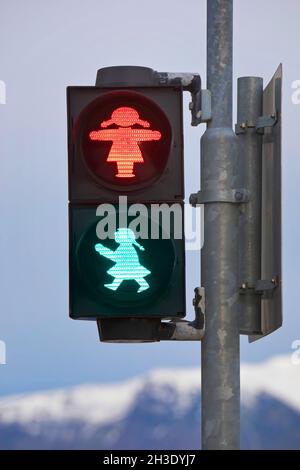 Fußgängerampel mit roter und grüner Ampelfrau, Island, Reykjavik Stockfoto