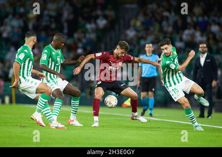 Sevilla, Spanien, 27. Oktober 2021, Gabriel Paulista aus Valencia während des spanischen Fußballspiels La Liga zwischen Real Betis und Valencia CF am 27. Oktober 2021 im Benito Villamarin Stadion in Sevilla, Spanien - Foto: Joaquin Corchero/DPPI/LiveMedia Stockfoto