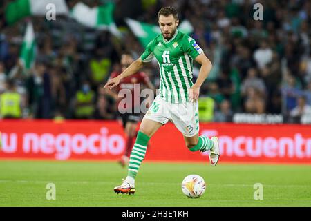 Sevilla, Spanien, 27. Oktober 2021, Deutsche Pezzella von Real Betis während des spanischen Fußballspiels La Liga zwischen Real Betis und Valencia CF am 27. Oktober 2021 im Benito Villamarin Stadion in Sevilla, Spanien - Foto: Joaquin Corchero/DPPI/LiveMedia Stockfoto