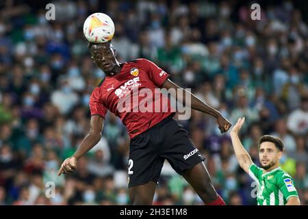 Sevilla, Spanien, 27. Oktober 2021, Mouctar Diakhaby aus Valencia während des spanischen Fußballspiels La Liga zwischen Real Betis und Valencia CF am 27. Oktober 2021 im Benito Villamarin Stadion in Sevilla, Spanien - Foto: Joaquin Corchero/DPPI/LiveMedia Stockfoto