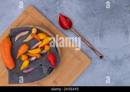 Peruanische Chilischoten in verschiedenen Farben Stockfoto