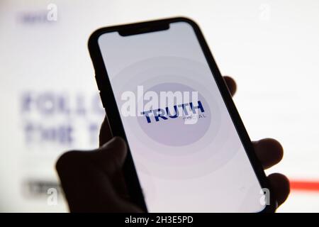 LONDON, Großbritannien - 2021. Mai: Truth Social Logo, ein soziales Netzwerk, das von Donald Trump entwickelt wurde Stockfoto