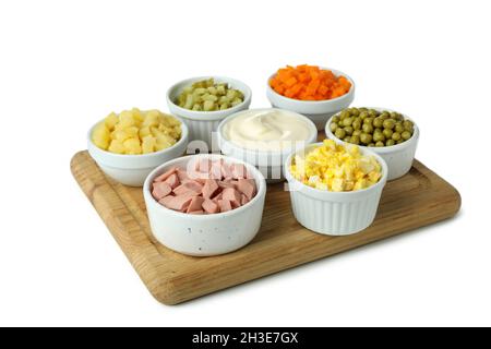 Olivier Salat Zutaten isoliert auf weißem Hintergrund Stockfoto