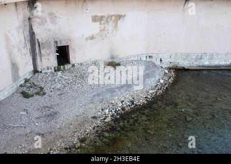 Ortigia, Syrakus, Sizilien - 20. Juli 2021: Strände auf der Insel Ortigia Stockfoto