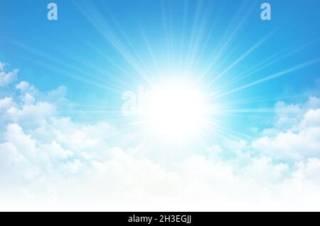 Blauer Himmel und weiße Morgenwolken an einem klaren Tag im Himmel, mit einer strahlenden Sonne und ihren frühen Strahlen Stockfoto