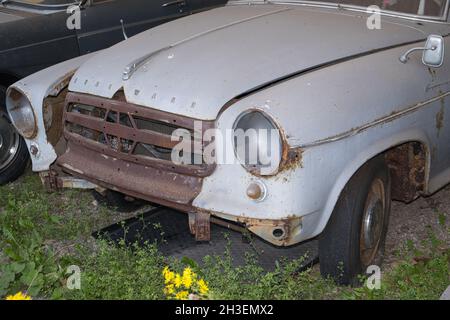 51143 KÖLN, DEUTSCHLAND - 25. Jul 2021: Vorderansicht eines Oldtimers der Marke Borgward Isabella aus dem Jahr 1957, jetzt in Köln, Deutschland Stockfoto