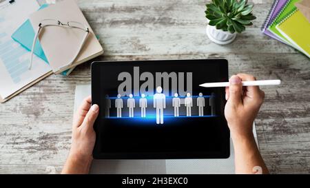 HR, Personalmanagement, Teamarbeit, Rekrutierungskonzept auf dem Bildschirm des Geräts. Stockfoto