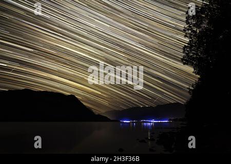 Sternwege über Ullswater im englischen Lake District Stockfoto