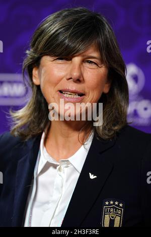Italiens Chefcoach Milena Bertolini während der UEFA Women's Euro 2022-Ziehung im O2 Victoria Warehouse, Manchester. Bilddatum: Donnerstag, 28. Oktober 2021. Stockfoto