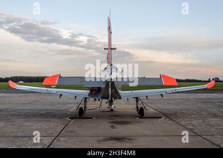 Radom, Polen - 26. Juni 2014: Tag der offenen Tür des Orlik Aerobatic Teams - Flugzeug auf dem Vorfeld Stockfoto