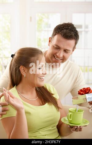 Überraschende Frau Mann Stockfoto