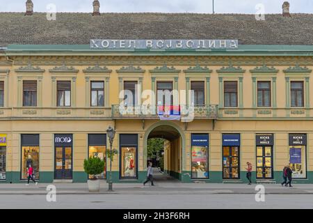 Novi Sad, Serbien - 21. September 2021: Altes Hotel Vojvodina Gebäude im Stadtzentrum. Stockfoto