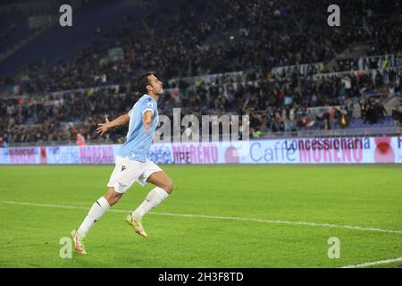 Roma, Italien. Oktober 2021. Im Stadio Olimpico schlug Lazio Fiorentina 1-0 für das 10. Spiel der italienischen Serie A in diesem Bild Pedro (Foto von Paolo Pizzi/Pacific Press/Sipa USA) Kredit: SIPA USA/Alamy Live News Stockfoto