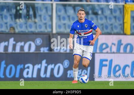 Genua, Italien. Oktober 2021. Radu Dragusin (Sampdoria) während des UC Sampdoria vs Atalanta BC, italienische Fußballserie A Spiel in Genua, Italien, Oktober 27 2021 Quelle: Independent Photo Agency/Alamy Live News Stockfoto