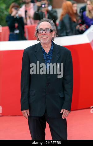 Rom, Italien - 23. Oktober 2021: Der amerikanische Regisseur Tim Burton beim Rome Film Fest 2021. Tim Burton Close Encounter Roter Teppich. Stockfoto