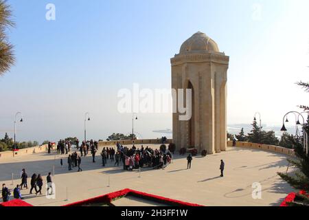 Baku - Aserbaidschan: 19. Januar 2018. Märtyrer-Friedhof und Gedenkstätte für die von der sowjetischen Armee während des Schwarzen Januar 1990 in Baku Getöteten. Stockfoto