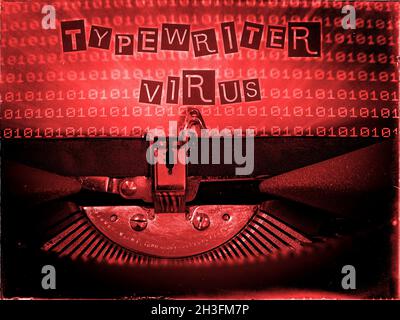 Schreibmaschinenvirus wird auf einer klassischen Schreibmaschine mit einem Binärcode-Hintergrund in einem roten Ton angezeigt, Retrofuturismus Stockfoto