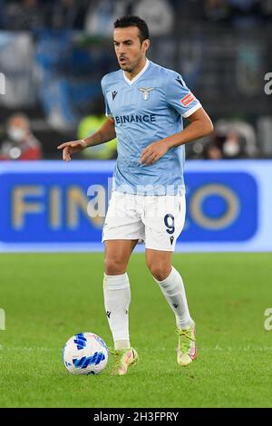 Stadio Olimpico, Rom, Italien. Oktober 2021. Serie A Football Lazio V Fiorentina; Pedro of SS Lazio Credit: Action Plus Sports/Alamy Live News Stockfoto