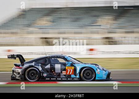 77 Ried Christian (ger), Evans Jaxon (nzl), Campbell Matt (Auts), Dempsey-Proton Racing, Porsche 911 RSR - 19, Aktion während der 6 Stunden von Bahrain, 5. Lauf der FIA-Langstrecken-Weltmeisterschaft 2021, FIA WEC, auf dem Bahrain International Circuit, vom 28. Bis 30. Oktober 2021 in Sakhir, Bahrain - Foto: Francois Flamand/DPPI/LiveMedia Stockfoto