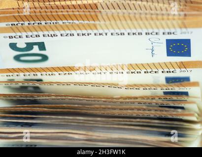 Euro-Banknoten, Nahaufnahme eines Stapels von 50Euro-Scheinen Stockfoto