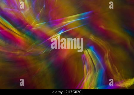 Lebendige Farben explodieren, eine Reihe von Blau, Rot, Gelb, Gold springen von der Seite, ergreifende Aufmerksamkeit, was Bewegung, Leben, schöne Veränderung bedeutet. Stockfoto