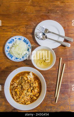 Essen in einem Restaurant in Myanmar Stockfoto
