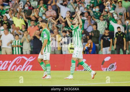 Sevilla, Spanien. Oktober 2021. Der Deutsche Pezzella feiert ein Tor beim Spiel der La Liga Santander zwischen Real Betis und Valencia CF im Benito Villamarin Stadium. (Endergebnis: Real Betis 4:1 Valencia CF). Kredit: SOPA Images Limited/Alamy Live Nachrichten Stockfoto