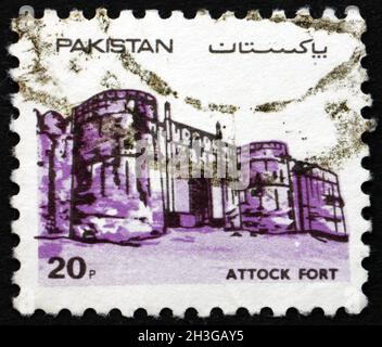 PAKISTAN - UM 1984: Eine in Pakistan gedruckte Briefmarke zeigt Attock Fort , ist ein Fort in der Stadt Attock Khurd, Punjab, um 1984 Stockfoto