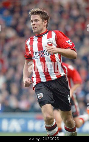 SOUTHAMPTON V LIVERPOOL 14-03-04 JAMES BEATTIE PIC MIKE WALKER, 2004 Stockfoto