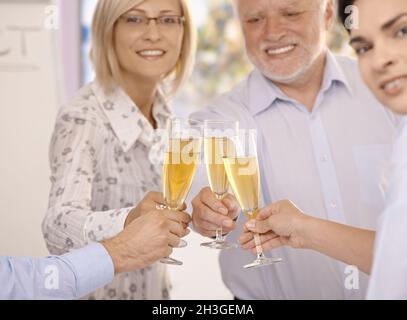 Geschäftsleute, die Erfolge feiern Stockfoto