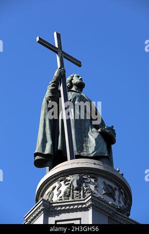 Denkmal des heiligen Wladimir am rechten Ufer des Flusses Dnjepr in Kiew Stockfoto