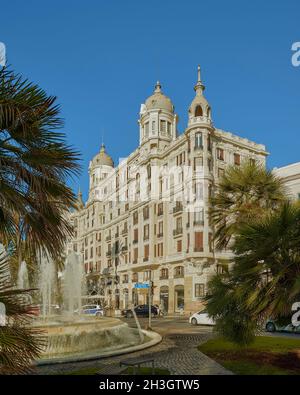 Carbonell Gebäude in Alicante. Herausragendes Gebäude und berühmt für seine Geschichte in Alicante. Valencianische Gemeinschaft, Spanien, Europa Stockfoto