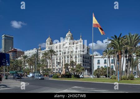 Carbonell Gebäude in Alicante. Herausragendes Gebäude und berühmt für seine Geschichte in Alicante. Valencianische Gemeinschaft, Spanien, Europa Stockfoto