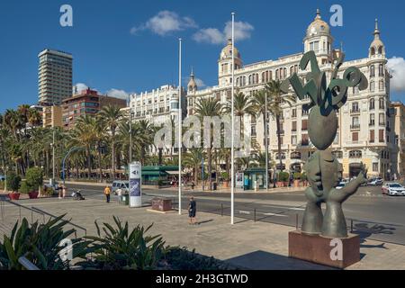 Carbonell Gebäude in Alicante. Herausragendes Gebäude und berühmt für seine Geschichte in Alicante. Valencianische Gemeinschaft, Spanien, Europa Stockfoto