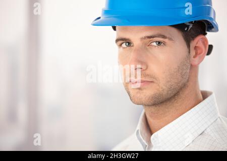 Porträt eines hübschen jungen Architekten Stockfoto