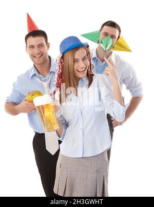 Glückliche Kollegen, die im Büro Party machen Stockfoto