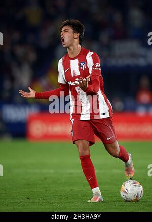 Valencia, Spanien. Oktober 2021. Joao Felix von Atletico de Madrid reagiert am 28. Oktober 2021 während eines Fußballspiels der spanischen Liga 1 zwischen Levante UD und Atletico de Madrid in Valencia, Spanien. Quelle: Str/Xinhua/Alamy Live News Stockfoto