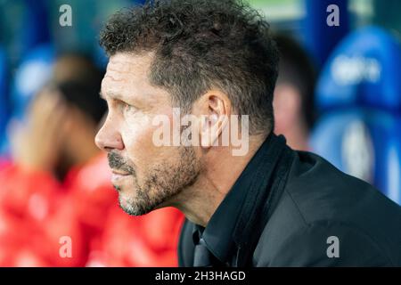 Villarreal, Spanien. Oktober 2021. Diego Simeone von Atletico de Madrid gesehen während der spanischen La Liga, Fußballspiel zwischen Levante UD und Atletico de Madrid im Stadion Ciutat de Valencia in Valencia. (Endergebnis; Levante UD 2:2 Atletico de Madrid) Credit: SOPA Images Limited/Alamy Live News Stockfoto