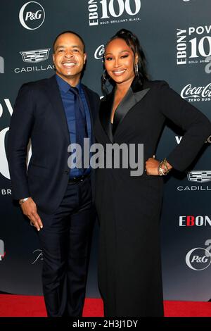 LOS ANGELES - Okt 23: Mike Hill, Cynthia Bailey, 2021 Ebony Power 100 im Beverly Hilton Hotel am 23. Oktober 2021 in Beverly Hills, CA Stockfoto