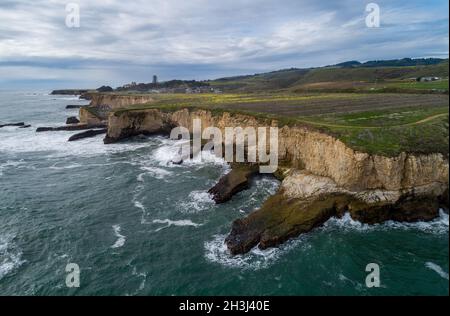 Shark Fin Cove. Einer der besten Strände in ganz Kalifornien. Stockfoto