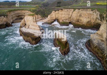 Shark Fin Cove. Einer der besten Strände in ganz Kalifornien. Stockfoto