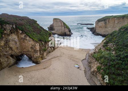 Shark Fin Cove. Einer der besten Strände in ganz Kalifornien. Stockfoto