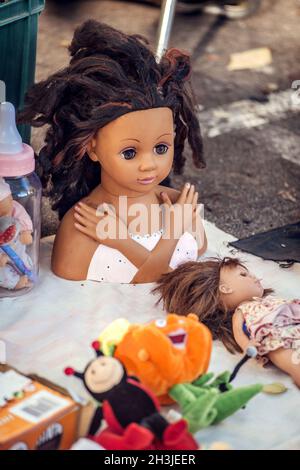 Portugal, Lissabon, alte Gegenstände in Ladra Flohmarkt Stockfoto