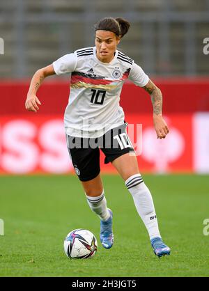 Dzsenifer MAROZSAN (GER) Action, Fußball-Laenderspiel-Frauen, WM-Qualifikation, Deutschland (GER) - Israel (ISR) 7: 0, am 26. Oktober 2021 in Essen/Deutschland. Â Stockfoto