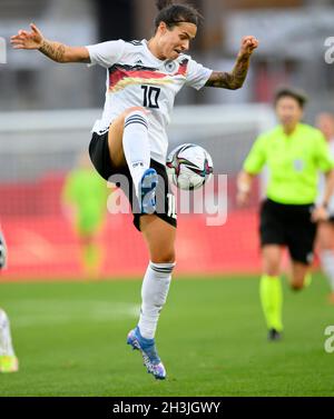 Dzsenifer MAROZSAN (GER) Action, Fußball-Laenderspiel-Frauen, WM-Qualifikation, Deutschland (GER) - Israel (ISR) 7: 0, am 26. Oktober 2021 in Essen/Deutschland. Â Stockfoto