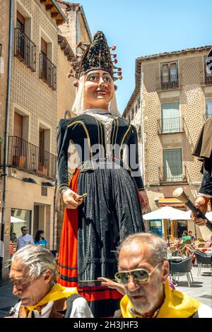 Segovia, Spanien - 29. Juni 2014: Riesen und große Köpfe (Gigantes y Cabezudos) in Segovia-Festival am 29. Juni 2014 in Segovia, Spa Stockfoto