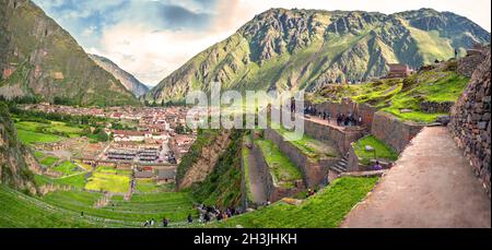 Ollantaytambo, alte Inka-Festung im Heiligen Tal in den Anden von Cusco, Peru, Südamerika Stockfoto