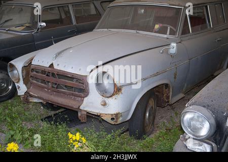 51143 KÖLN, DEUTSCHLAND - 25. Jul 2021: Eine Aufnahme eines Oldtimers der Marke Borgward Isabella aus dem Jahr 1957, jetzt in Köln, Deutschland Stockfoto